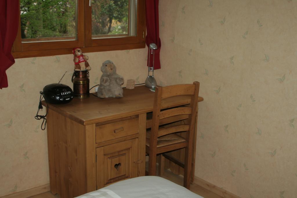Chambre D'Hotes "Les Crets" Mercury Екстер'єр фото