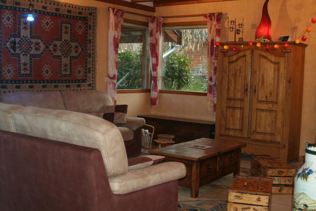 Chambre D'Hotes "Les Crets" Mercury Екстер'єр фото